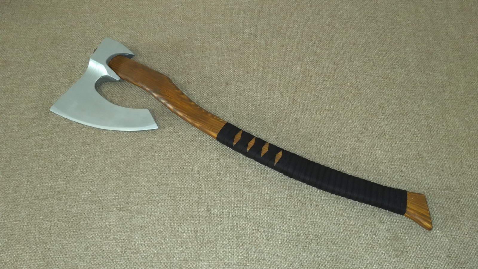 30-Viking ax_ax01.jpg