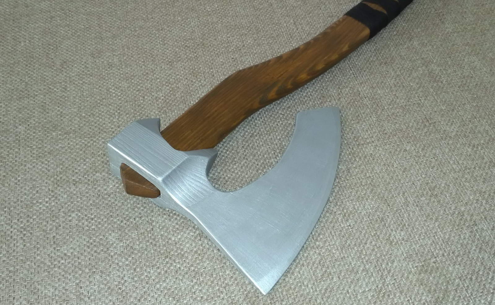 30-Viking ax_ax03.jpg